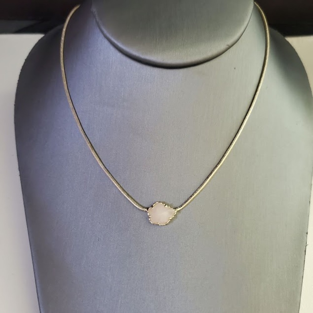 Kendra Scott Tess Gold Snake Chain Necklace Rose Quartz Pendant Feminine Dainty